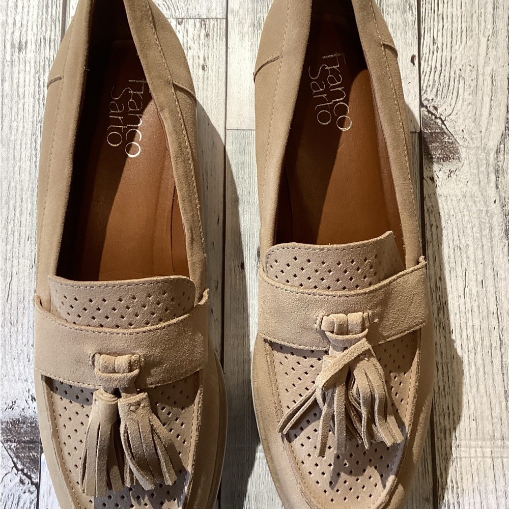 Franco Sarto Tan Flats with Tassel Detail Size 9